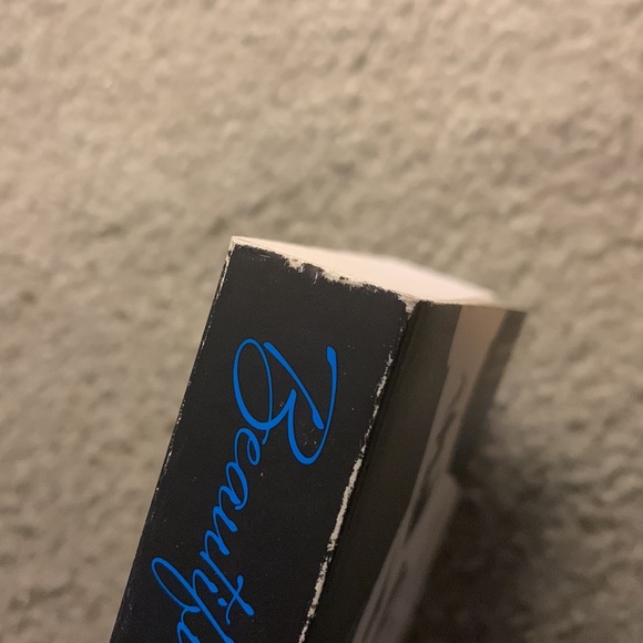 💙 Christina Lauren’s “Beautiful Stranger” book ‼️ - Picture 5 of 7